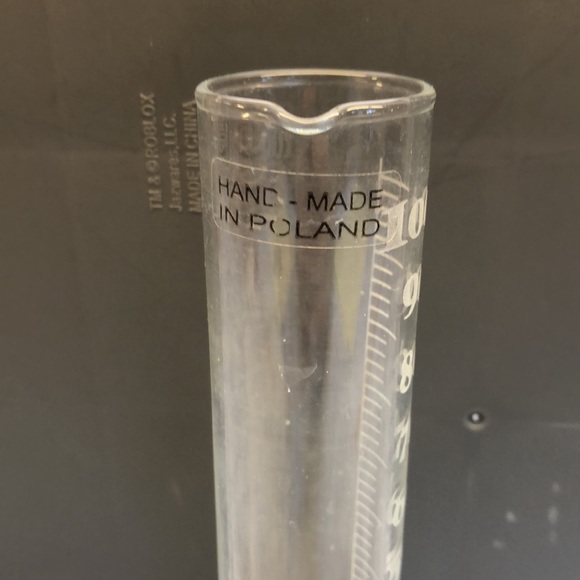 Beaker style vase - Picture 2 of 7